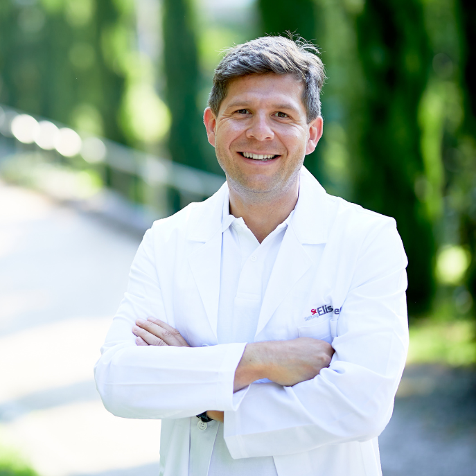 Dr. Lukas Valtiner